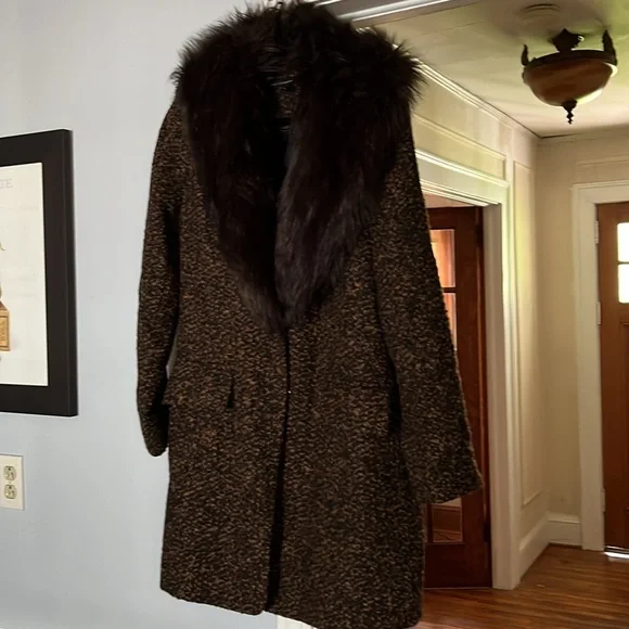 WHBM black and tan marbled coat w black faux fur color NWOT - Picture 6 of 8